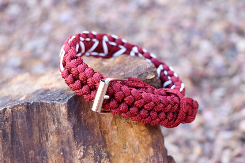 Vínový nastavitelný obojek se srdíčky - šíře 2 cm