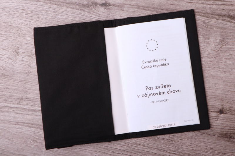 Obal na očkovací průkaz - duhové tlapky